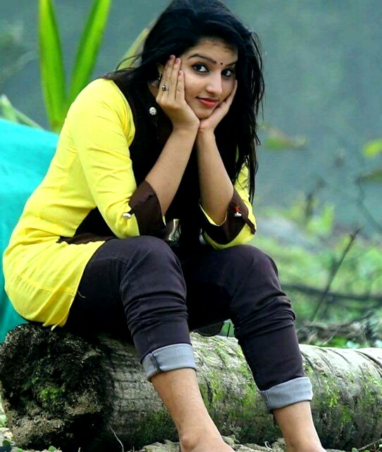 Pretty indian girl photo
